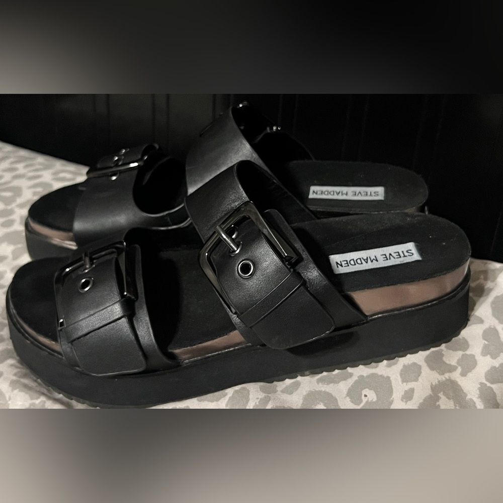 Steve Madden Sandals -Size 10
Black Double Buckle Chunky Platform